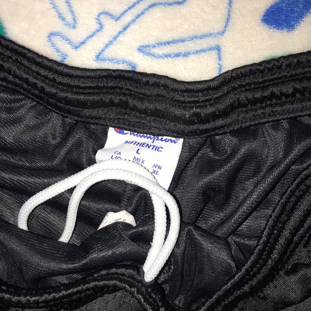 Shorts - Picture 3 of 3